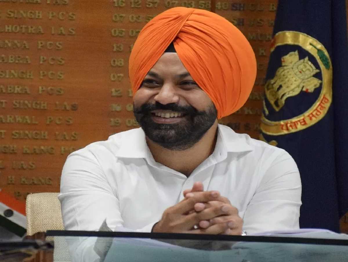 युवा भ्रष्टाचार खत्म करने के लिए रचनात्मक भूमिका निभाएं : सिद्धू